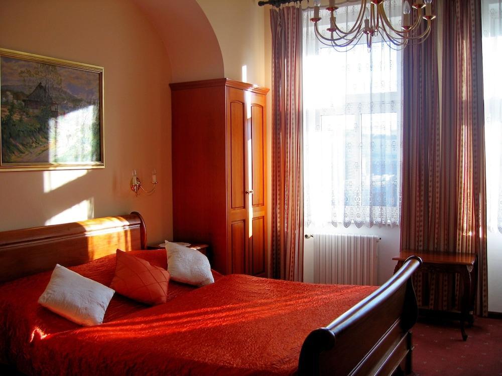Opera 4* Praha